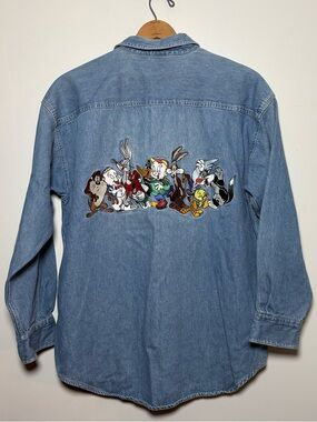 Vintage 90s Looney Tunes Embroidered Denim Shirt Size M Retro Cartoon Streetwear